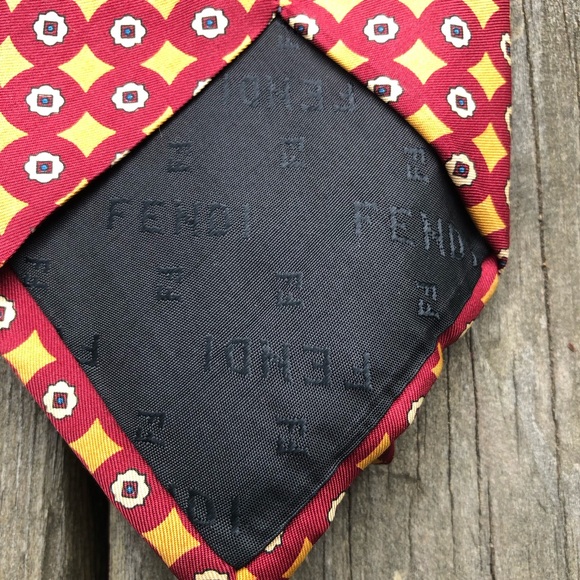 Vintage FENDI Neck Tie / Silk / Made in Italy / Red & Gold Geometric Design - Picture 6 of 7